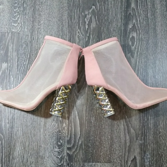 🆕 Blush Mesh Chunky Clear & Gold Heel Booties - Picture 2 of 8